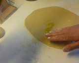 Foto del paso 6 de la receta: Tarta pascualina de pollo masa casera