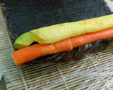 Foto langkah ke 6 dari resep California Roll.