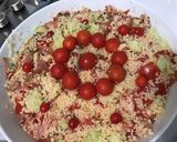 Une image de l'étape 15 de Salade de semoule aux tomates, concombre, poivrons et lomo.