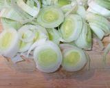Foto del paso 2 de la receta: Vichyssoise de pera al azafrán