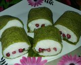 A picture of step 9 of Spinach sushi.