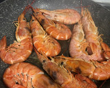 Foto del paso 3 de la receta: Gambones a la sanluqueña