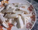 A picture of step 3 of Fry raw banana dip with white sauce.