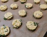 Medvehagymás pogácsa 🐻🌱 recept fázis 4 fotója