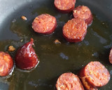 Foto del paso 2 de la receta: Garbanzos salteados con chorizo (albahaca, tomillo y orégano)