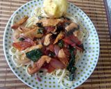 Foto del paso 5 de la receta: Tallarín saltado con pollo y espinacas