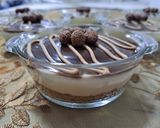 A picture of step 7 of Cake Cups with Muhallabia and Chocolate.
