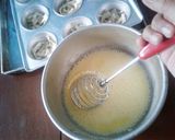 Foto langkah ke 2 dari resep Muffin Telur Jamur Keju.