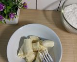 Foto langkah ke 2 dari resep Bolu Kukus Pisang Mekar (no mixer).
