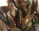 Foto langkah ke 2 dari resep Kerang hijau rebus.