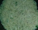 Foto del paso 3 de la receta: Fideos al pesto con huevo frito