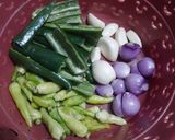 Foto langkah ke 1 dari resep Ayam Cabe Ijo.