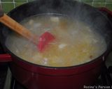 A picture of step 7 of Parsnip soup with potatoes.