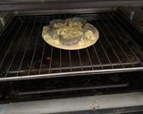 Hình bước làm 4 của món Bánh pizza tôm phomai