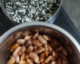 A picture of step 1 of Dal makhani.