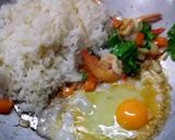 รูปขั้นตอนการทำที่ 4 ของ ข้าวผัดกุ้งโบราณ