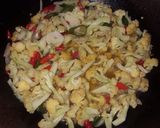 Foto langkah ke 6 dari resep Menu sahur kilat : Tumis Bunga Kol Sedap Sehat.