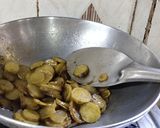 गुळातील राताळे (gulatil ratale recipe in marathi) रेसिपी स्टेप 2 फोटो 
