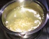 A picture of step 1 of Chicken spinach egg drop soup.