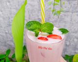 Hình bước làm 4 của món Strawbery Yogurt Ice Blended (Sữa chua dâu tây đá xay)