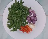Foto langkah ke 1 dari resep Tumis kacang panjang sederhana.