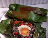 Foto langkah ke 5 dari resep Nasi Bakar Cumi Hitam Telur Asin.