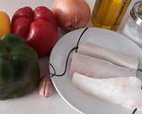 Foto del paso 1 de la receta: Tortilla de bacalao y pimientos