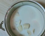 A picture of step 2 of Banana shake.