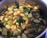 Une image de l'étape 7 de Soupe de brocolis courgettes poireau et pommes de terre aux épices.