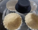 A picture of step 6 of Fruits cream eggless tart.