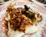 Foto del paso 8 de la receta: Lomos de merluza gratinados al vermut con setas shiitake al ajillo