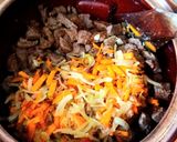 A picture of step 4 of Beef in a pot with sweet pepper.