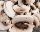 Une image de l'étape 3 de Tarte aux champignons de Paris avec compotée d'oignons au café.