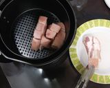 รูปขั้นตอนการทำที่ 3 ของ หมูกรอบหม้อทอดไร้น้ำมัน