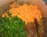 A picture of step 3 of Macaroni and beef cheese bake.