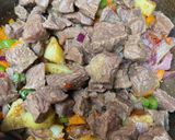 A picture of step 5 of Beef potatoes soup.
