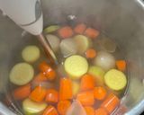 Une image de l'étape 5 de Soupe aux pois-chiches, chou cœur de bœuf, et velouté de légumes.