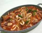 Foto langkah ke 8 dari resep Cumi, Wortel, Enoki, Asam Manis.