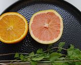 A picture of step 1 of Grapefruit/Orange/Mint Detox.
