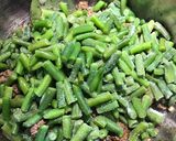 A picture of step 4 of Green Beans & Egg Noodles.