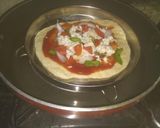 ইনস্ট্যান্ট পিজ্জা (instant pizza recipe in Bengali) রেসিপির ধাপ 3 ছবি