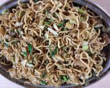 Foto langkah ke 8 dari resep Mie goreng atom.