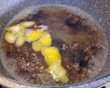 A picture of step 2 of Fruit soup.