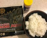 Foto del paso 2 de la receta: Onigiri (Oniguiri) de Panda ~Bolita de Arroz Estilo Japonés~