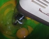 A picture of step 2 of Fluffy Cheese Omelette With Black olives 😋🥚🍽️.