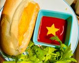 A picture of step 2 of 🍳Egg Bánh Mì with Vietnamese Flag Design 🇻🇳.