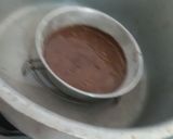 A picture of step 10 of کیریمل چاکلیٹ کیک.