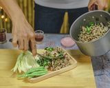 รูปขั้นตอนการทำที่ 18 ของ ลาบหมู ทำง่าย อร่อย แซ่บสะใจ