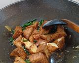 Foto langkah ke 2 dari resep Tahu Masak Cabe Hijau.