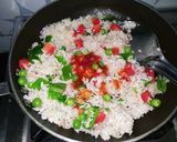 मेक्सिकन राइस (Mexican Rice recipe in marathi) रेसिपी स्टेप 4 फोटो 